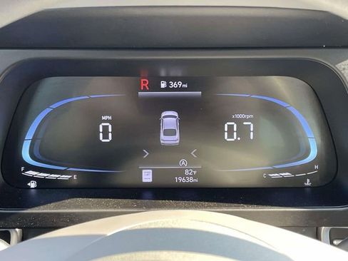 Used 2024 Hyundai Elantra SE FWD image 18