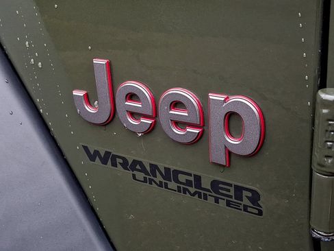 Used 2021 Jeep Wrangler Unlimited Rubicon AWD/4WD image 31