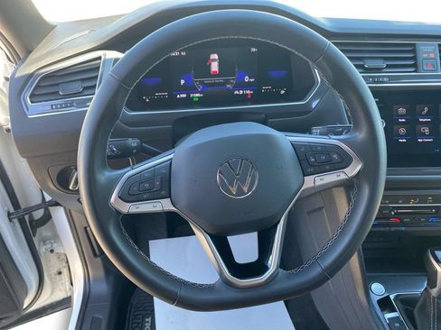 Used 2023 Volkswagen Tiguan SE AWD/4WD image 21