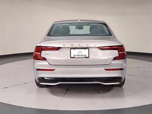 Used 2024 Volvo S60 B5 Core image 10