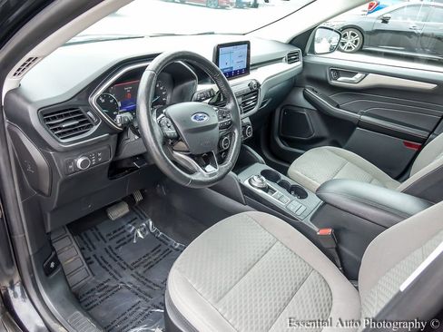 Used 2021 Ford Escape SE w/ SE Sport Appearance Package AWD/4WD image 9