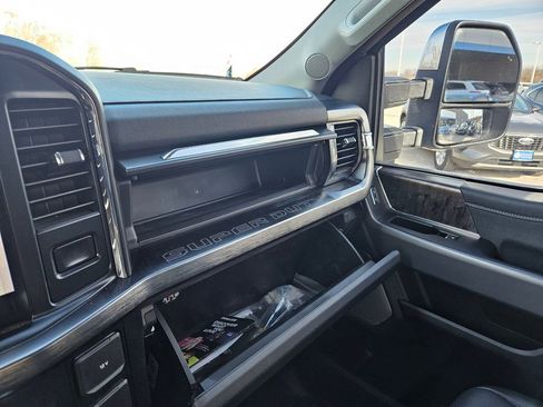 Used 2024 Ford F250 Lariat w/ Chrome Package image 19