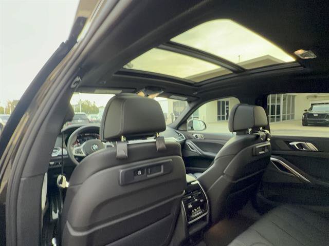 Used 2022 BMW X6 xDrive40i w/ M Sport Package AWD/4WD image 25