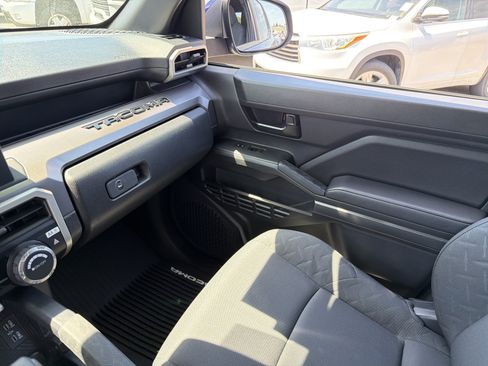 Used 2024 Toyota Tacoma SR5 AWD/4WD image 26