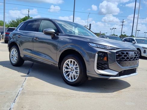 New 2026 Audi Q3 quattro 2.0T AWD/4WD image 5