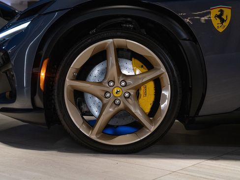 Used 2025 Ferrari Purosangue AWD/4WD image 18