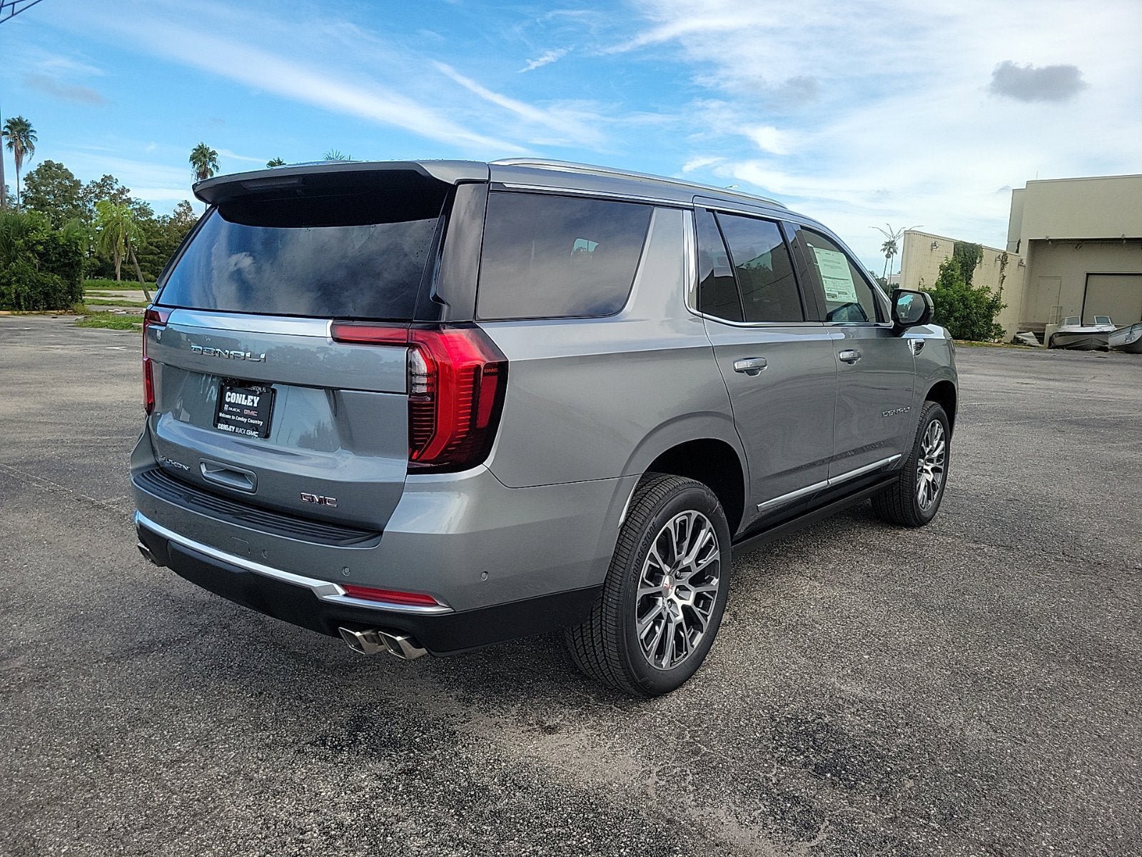 New 2026 GMC Yukon Denali w/ Denali Reserve Package AWD/4WD image 5