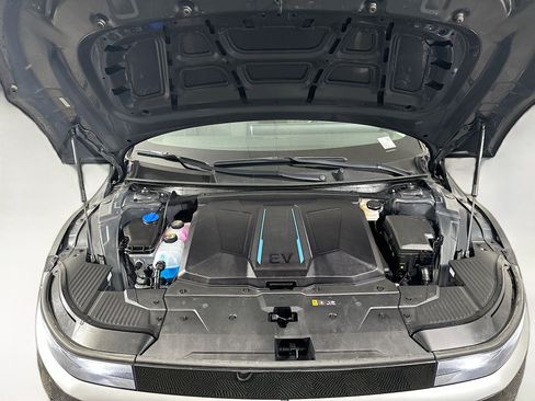 Used 2024 Hyundai Ioniq 5 SEL RWD image 35