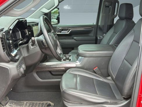 Used 2024 Chevrolet Silverado 2500 LTZ w/ LTZ Plus Package AWD/4WD image 5