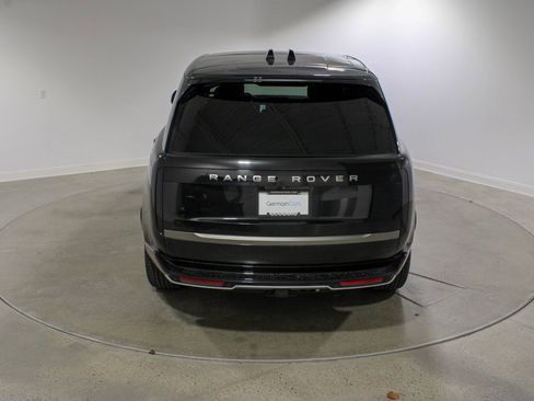 Used 2024 Land Rover Range Rover Long Wheelbase SE image 4