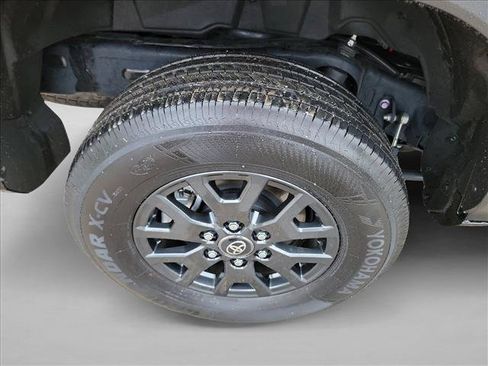 Used 2026 Toyota 4Runner SR5 AWD/4WD image 11