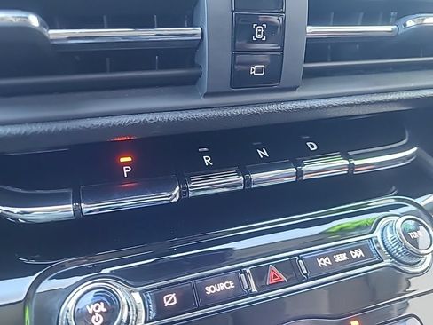 Used 2022 Lincoln Corsair AWD w/ Equipment Group 101A image 25