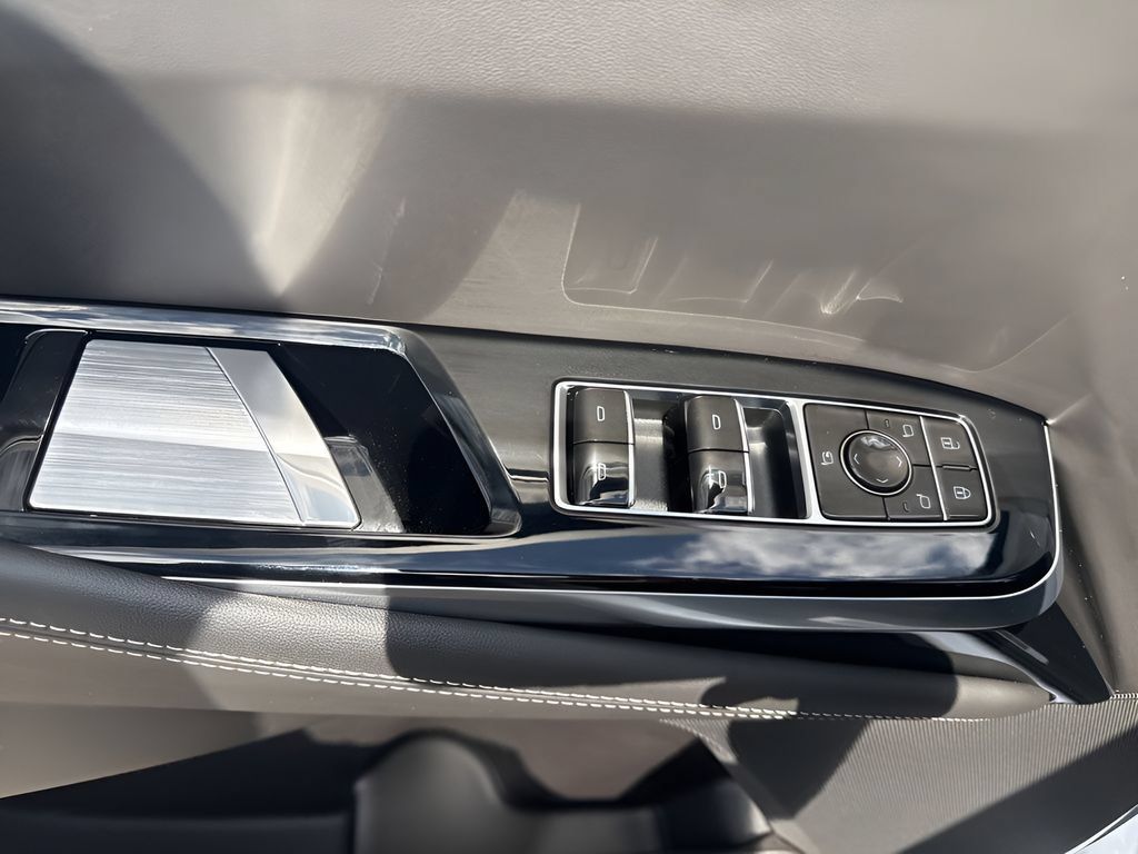 Used 2025 Cadillac Escalade ESV Sport Platinum AWD/4WD image 30