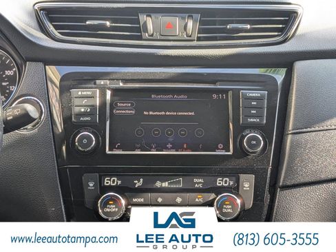 Used 2019 Nissan Rogue S image 18