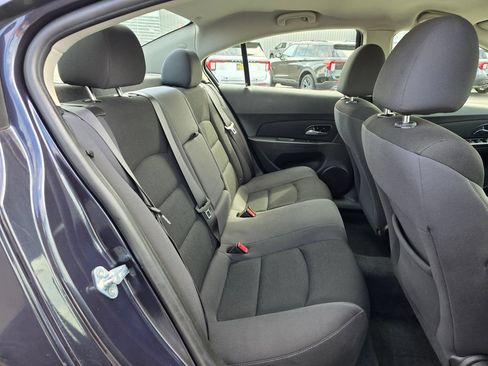 Used 2016 Chevrolet Cruze LT w/ Technology Package FWD image 16