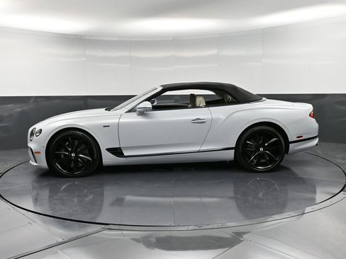 Used 2024 Bentley Continental GT image 2