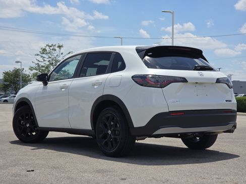 Used 2024 Honda HR-V Sport image 17
