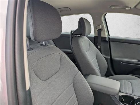 Used 2025 Kia K4 EX image 14