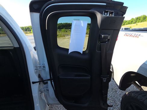 Used 2020 Chevrolet Colorado W/T RWD image 14