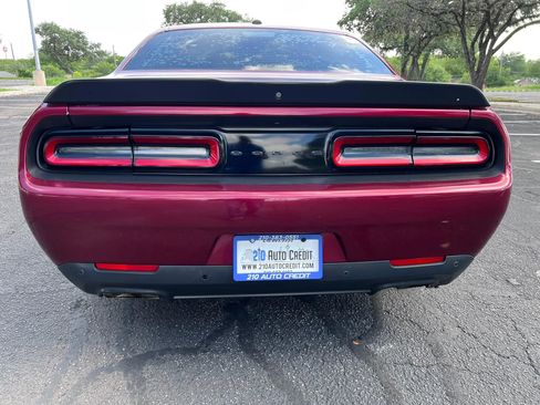Used 2020 Dodge Challenger R/T w/ Blacktop Package RWD image 9