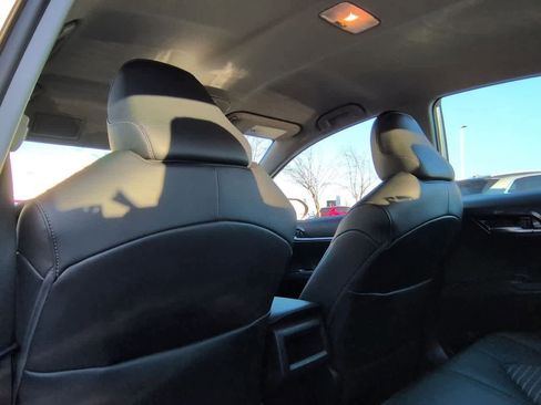 Used 2021 Toyota Camry SE image 17