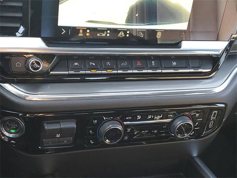 Used 2025 Chevrolet Silverado 1500 High Country image 18