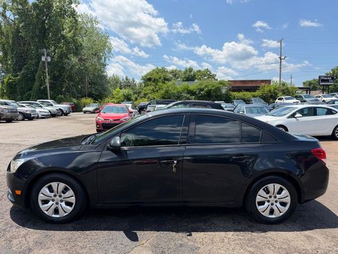 Used 2013 Chevrolet Cruze LS FWD image 8