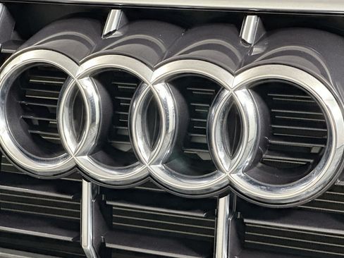 Used 2024 Audi Q3 2.0T Premium w/ Convenience Package AWD/4WD image 15