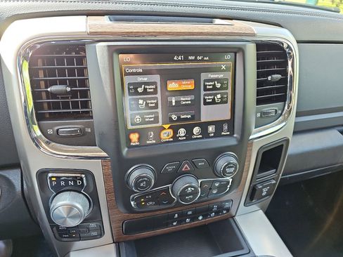 Used 2017 RAM 1500 Laramie w/ Convenience Group AWD/4WD image 22