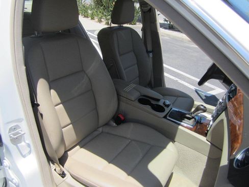 Used 2013 Mercedes-Benz C 300 4MATIC Sedan image 21