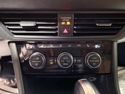 Used 2019 Volkswagen Jetta R-Line image 14