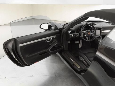Used 2017 Porsche 911 Carrera S RWD image 18