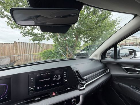 Used 2025 Kia Sportage LX FWD image 34