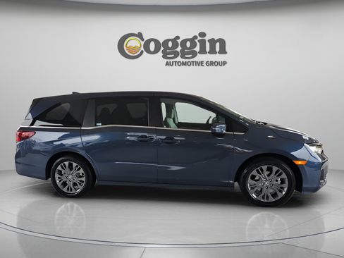 Used 2026 Honda Odyssey Touring image 7