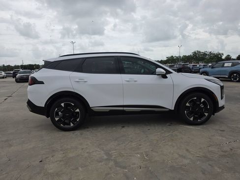 New 2026 Kia Sportage SX FWD image 9