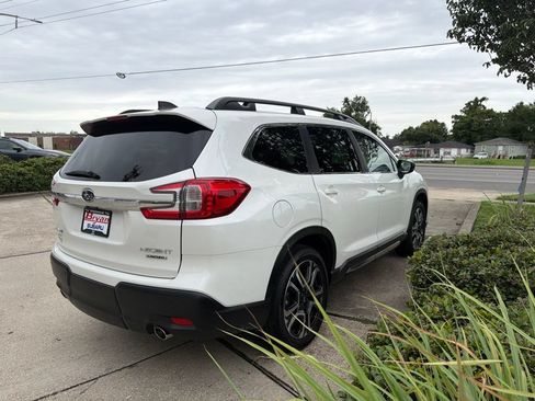 Used 2025 Subaru Ascent Limited AWD/4WD image 8