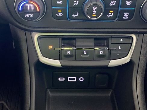 Used 2024 GMC Terrain SLE w/ Driver Convenience Package FWD image 43