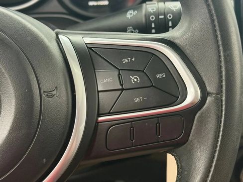 Used 2018 FIAT 500L Lounge FWD image 26