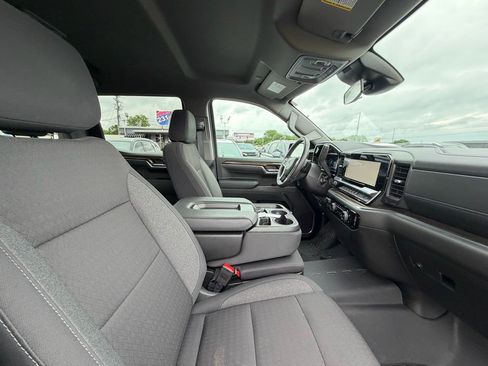 Used 2024 Chevrolet Silverado 1500 RST AWD/4WD image 19