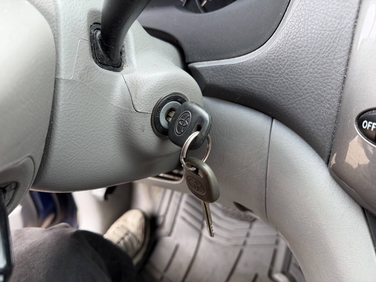 Used 2006 Toyota Sienna LE w/ LE Pkg 4 FWD image 41