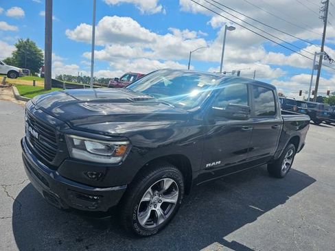 Used 2023 RAM 1500 Laramie AWD/4WD image 4