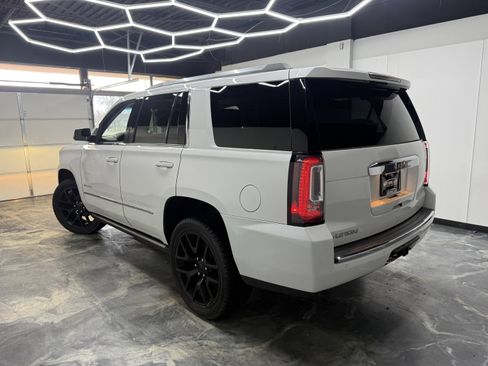 Used 2018 GMC Yukon Denali w/ Enhanced Security Package AWD/4WD image 3