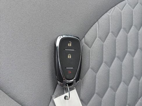 Used 2018 Chevrolet Equinox LS image 35