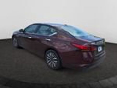 Used 2025 Nissan Altima 2.5 SV FWD image 5