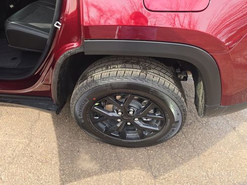 New 2026 Jeep Grand Cherokee Altitude AWD/4WD image 25