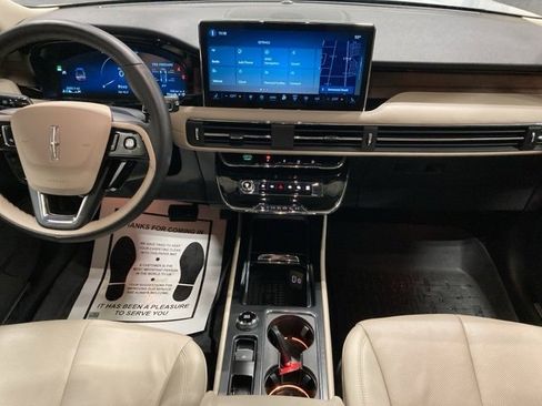 Used 2025 Lincoln Corsair Reserve image 14