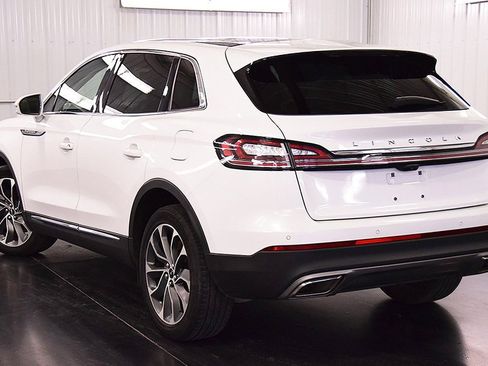 Used 2022 Lincoln Nautilus Reserve image 5