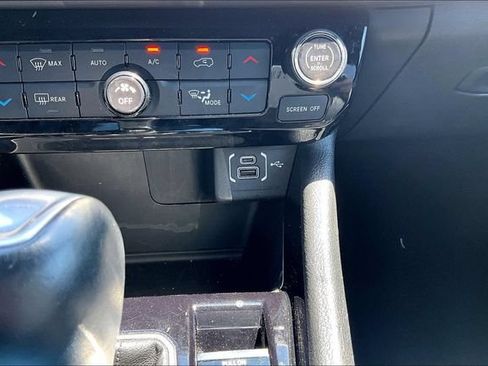 Used 2025 Jeep Compass Limited AWD/4WD image 15