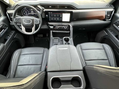 Used 2024 GMC Sierra 2500 Denali w/ Denali Reserve Package image 18