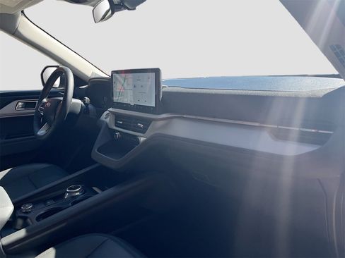 Used 2025 Ford Explorer Active w/ Active Comfort Package image 31